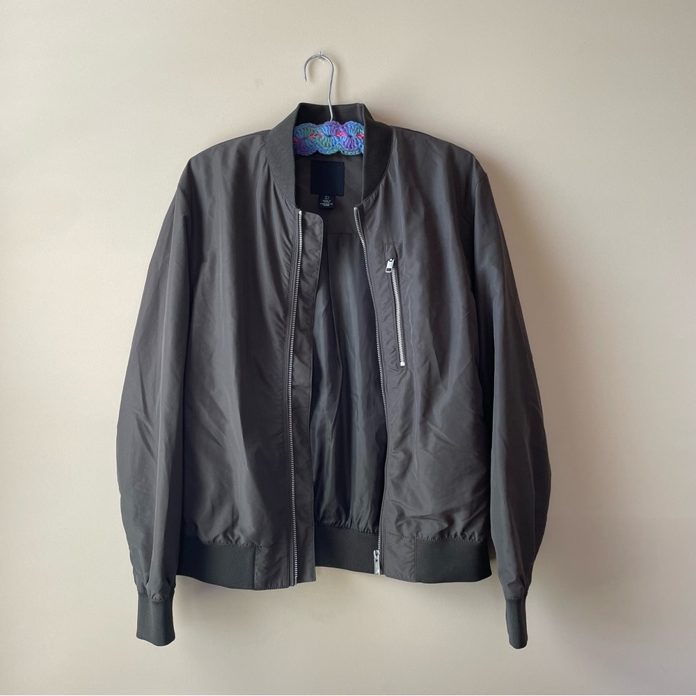 Army green H&M men's lightweight bomber jacket size small